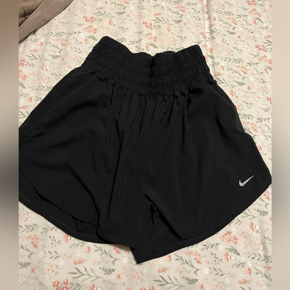 Nike Women's Black Elastic High Waist Shorts